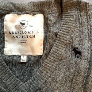 Authentic Vintage Abercrombie & Fitch Grey Sweater
